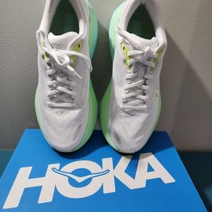 New with tag Bondi Hoka Women's sneakers size 8B